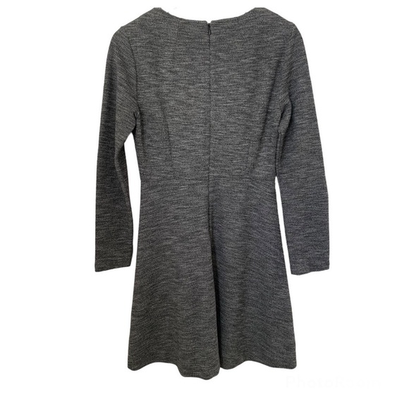 Madewell Bridgewalk V-neck Textured long sleeve dress in grey - Picture 4 of 10